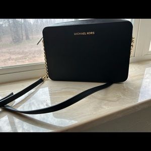 Michael Kors Jet Set Large Crossbody